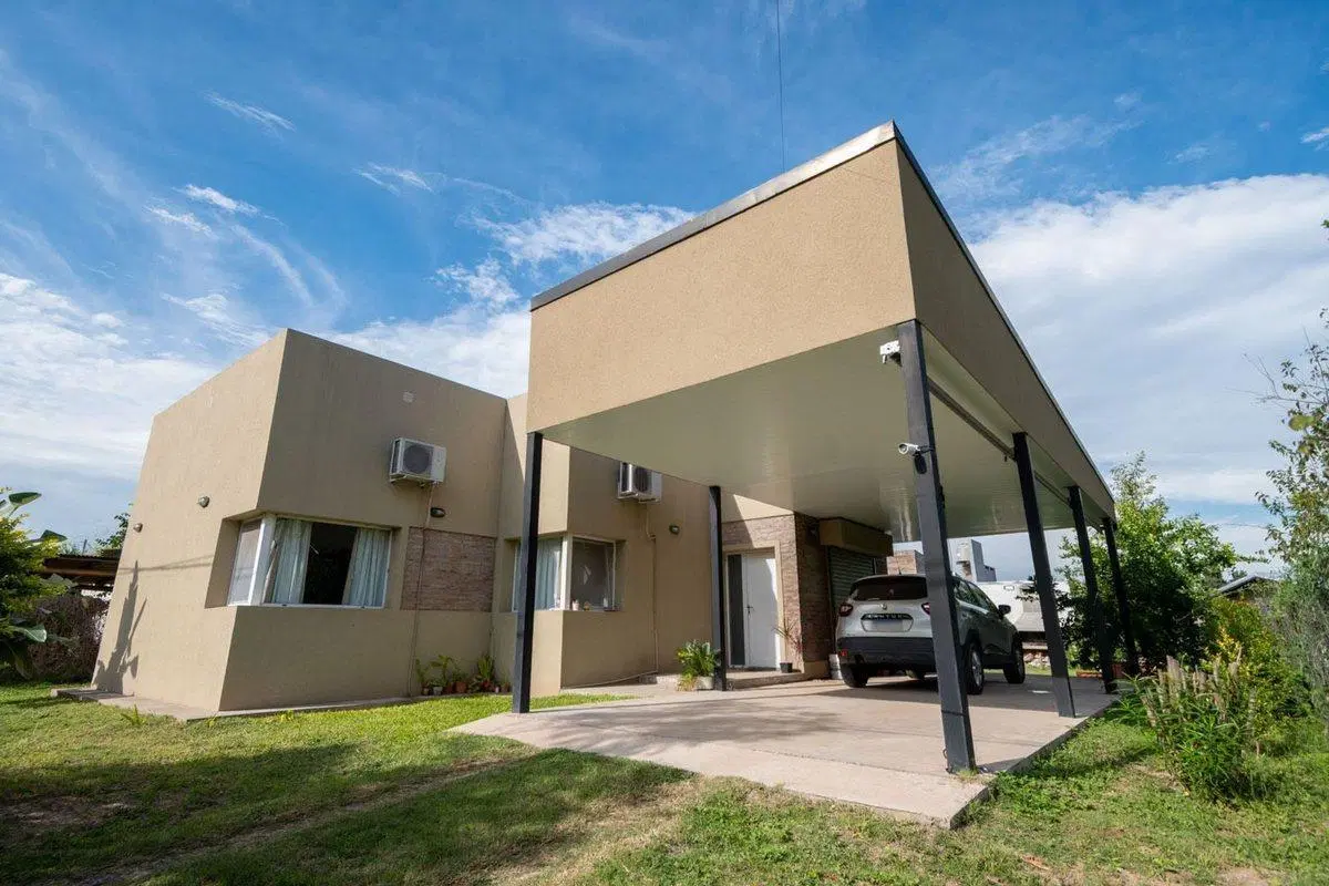 CASA QUINTA 3 DORM. PILETA A 200 METROS DE LA RUTA 3