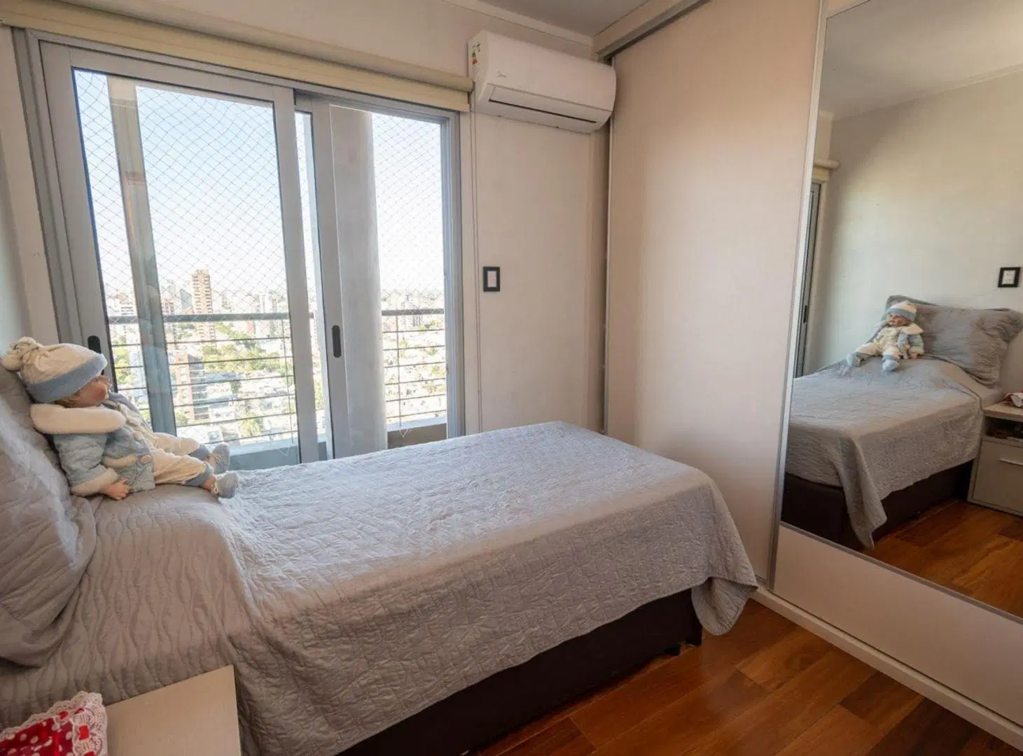 PISO EXCLUSIVO - NIVEL 18 - VISTAS INFNITAS - BV. 3