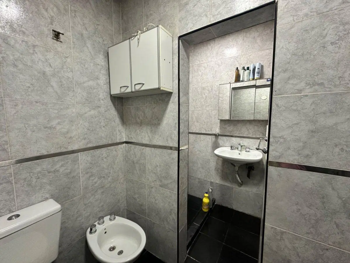 CASA EN VENTA con garage + dpto 3