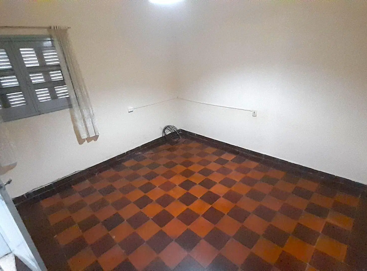 VENTA - CASA 2 DORMITORIOS Y COCH. - ZONA NORTE 4