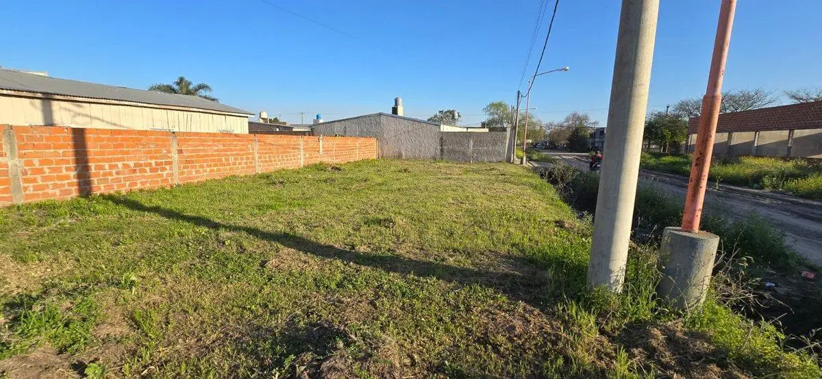 Se vende Lote de Gran Tamaño Barrio Santa Rita. 5