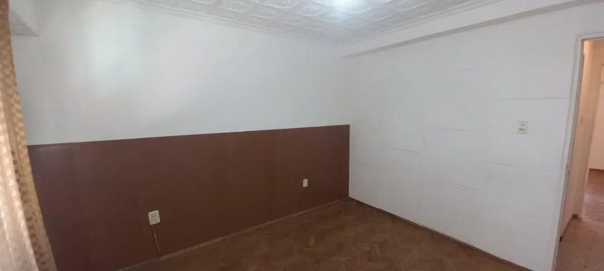 Depto. 4 Ambientes, 2 Baños, patio y balcón.Centro 2