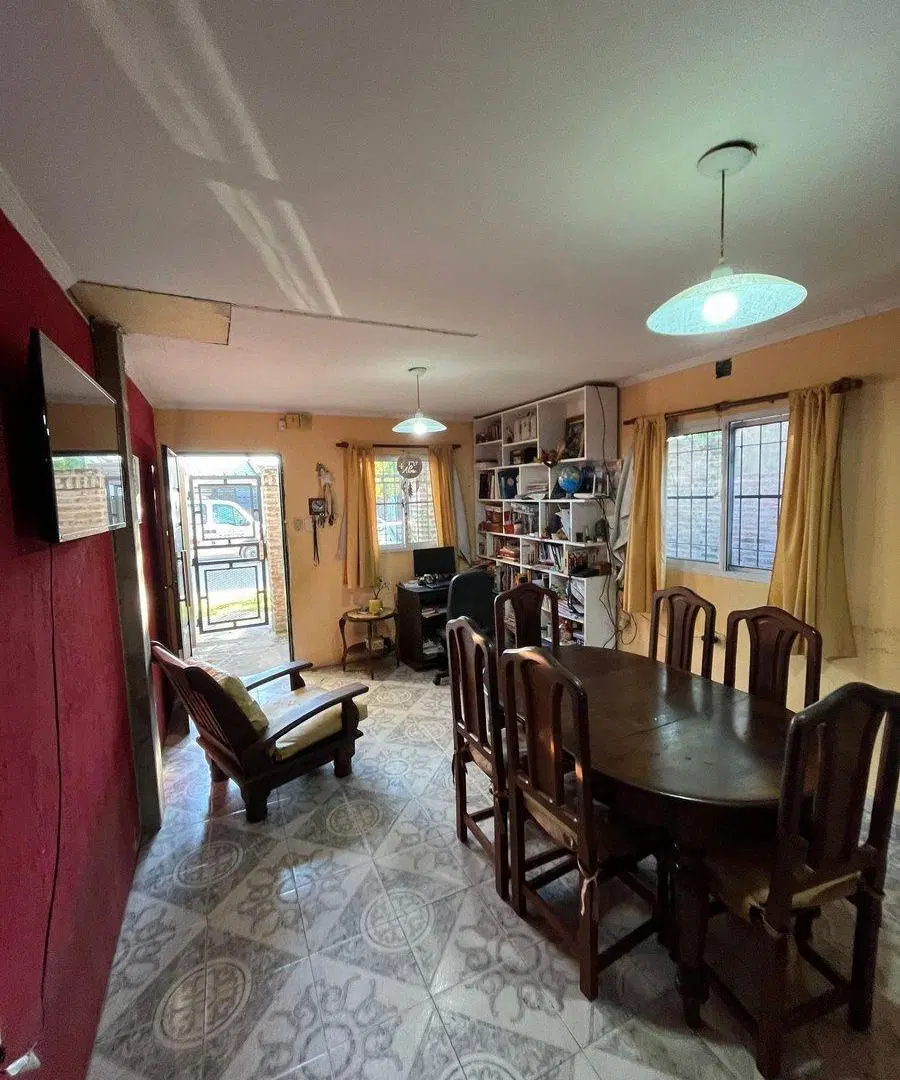 Casa con pileta y quincho Santoto 3