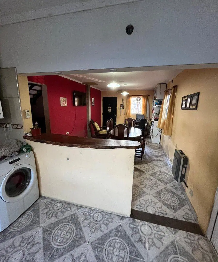 Casa con pileta y quincho Santoto 4