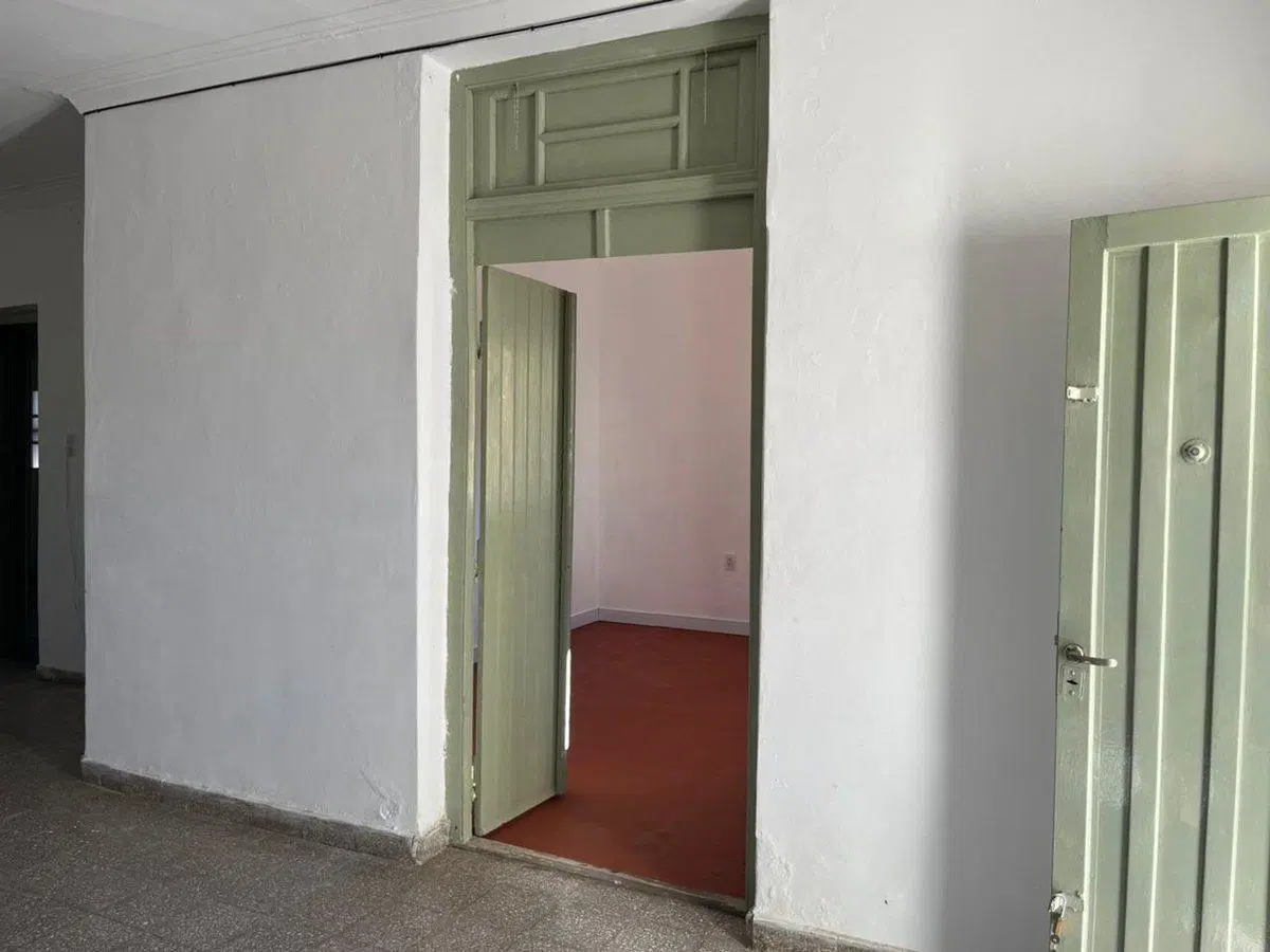 REMAX ALQUILA CASA DE 3 DORM.  COCHERA Y PATIO 5