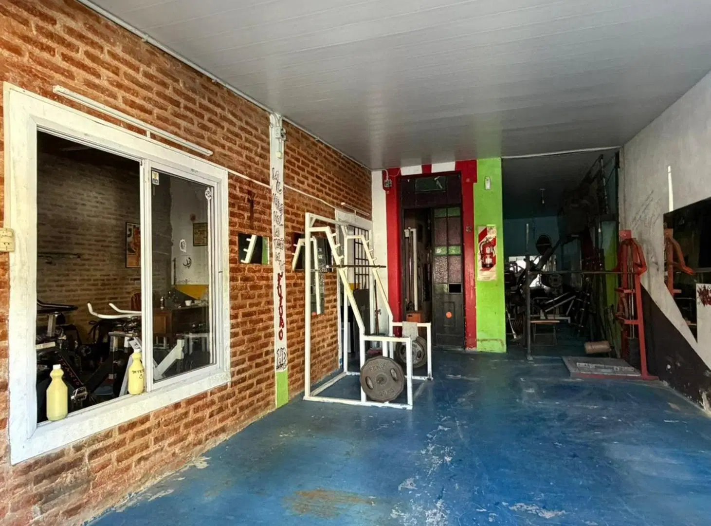 Se vende Casa/Lote a Modernizar Barrio Candioti. 4