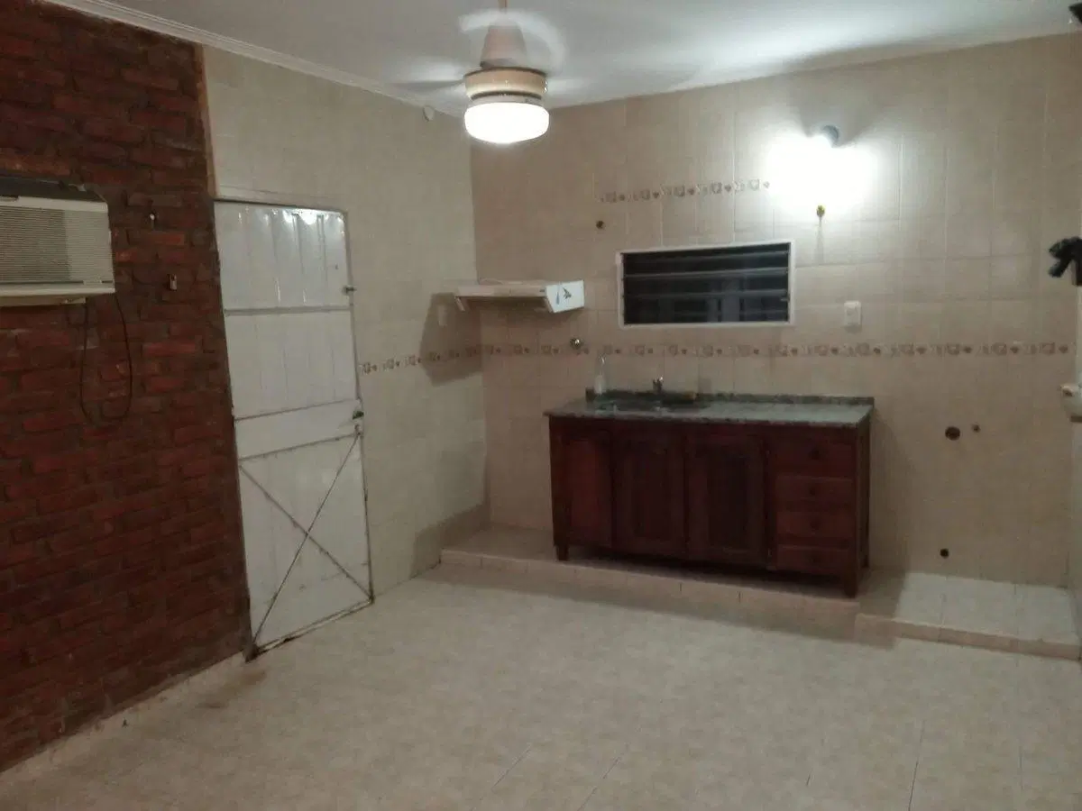 Casa de 5 ambientes, cochera, Peñaloza al 7100 2