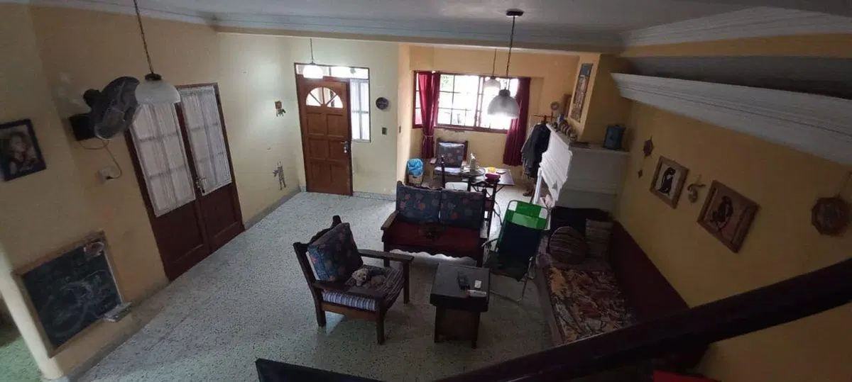 Gran Casa 8 ambientes, zona Parque Garay 2
