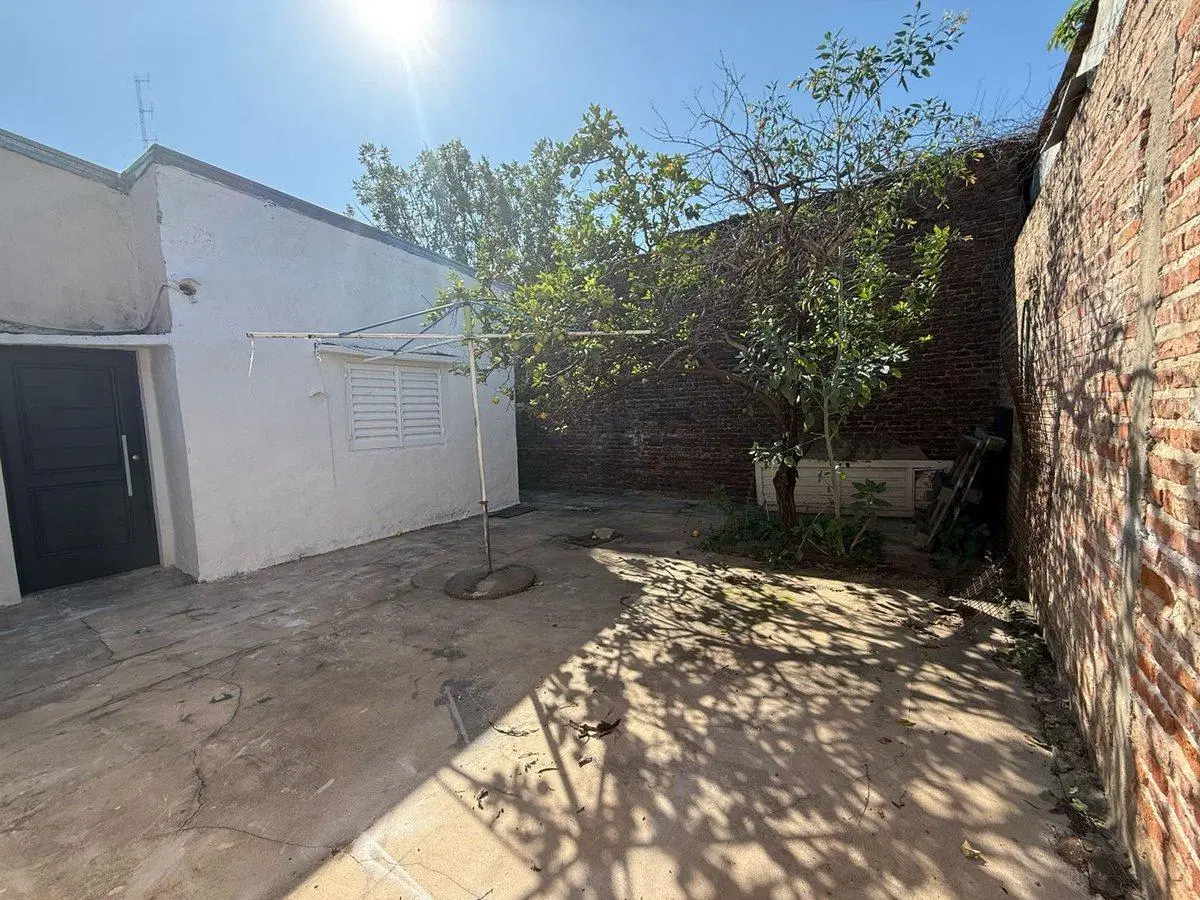 Se vende Interno único en Barrio Fomento. 3