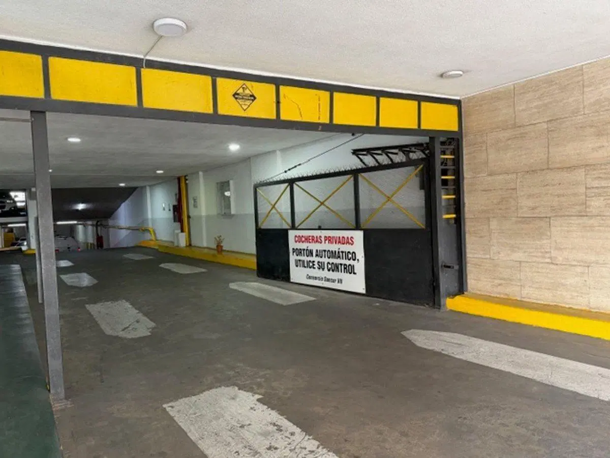 Cochera En Venta Edificio Sancor. 5