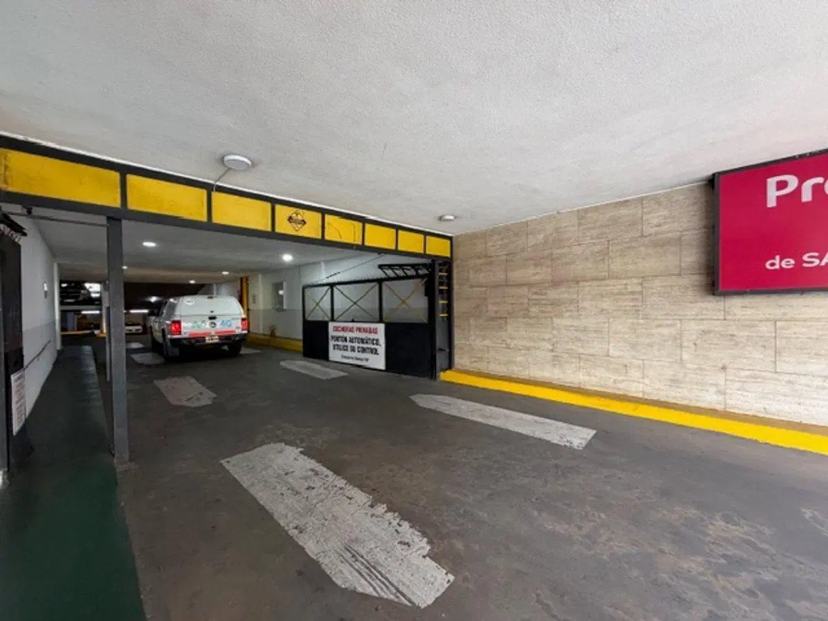 Cochera En Venta Edificio Sancor. 2