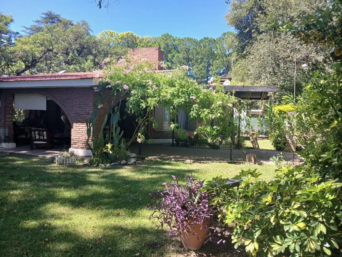 REMAX VENDE CASA EN COUNTRY LOS MOLINOS 3