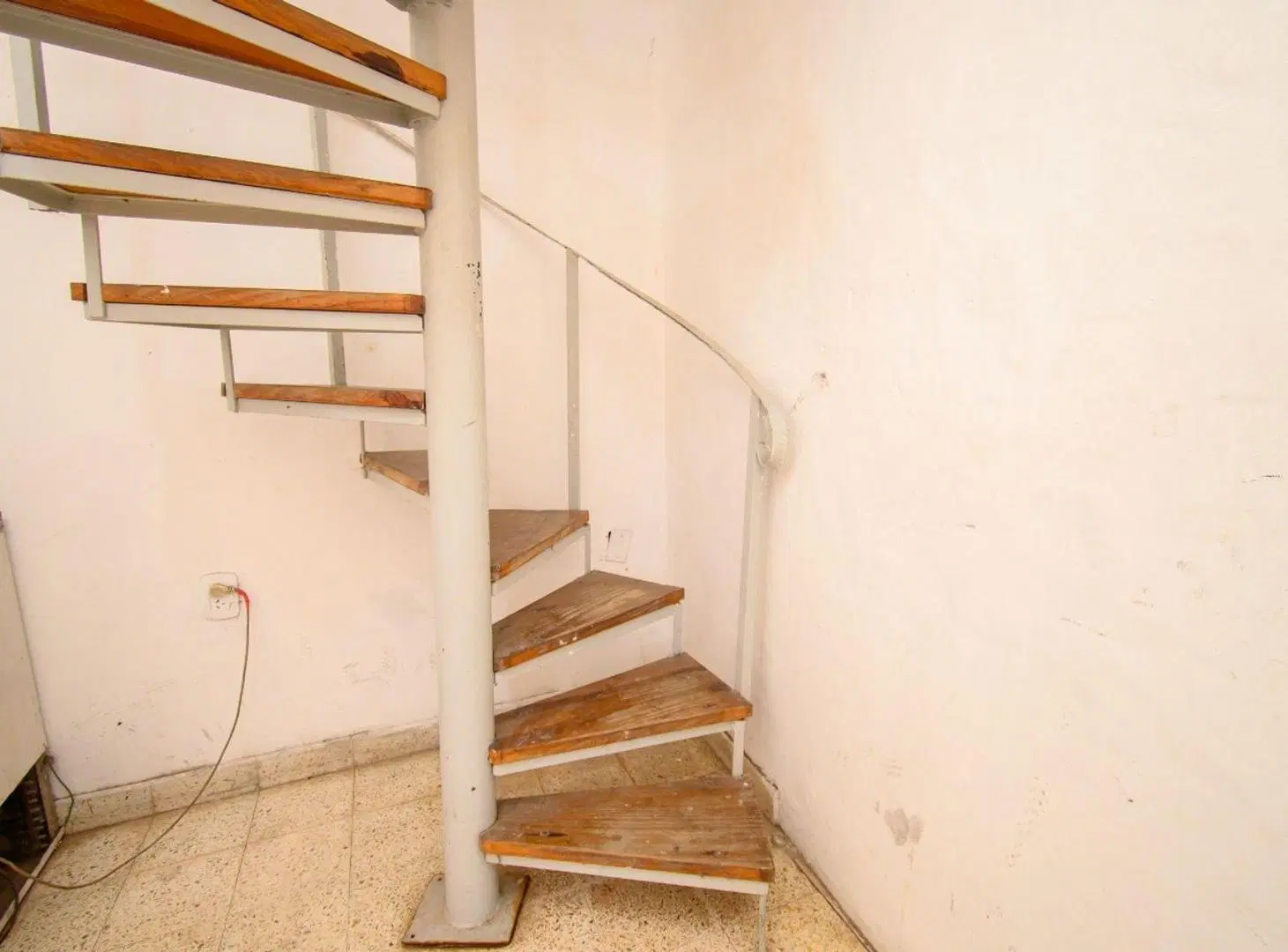 3 departamentos y galpón. SE VENDE 5