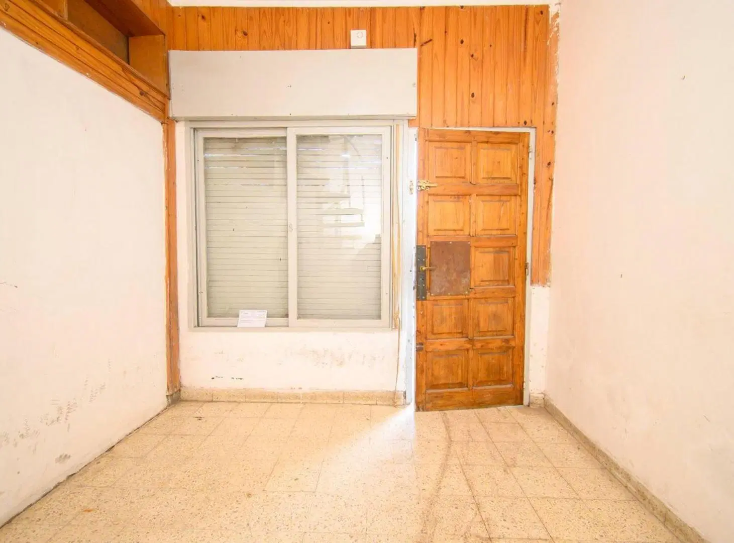3 departamentos y galpón. SE VENDE 2