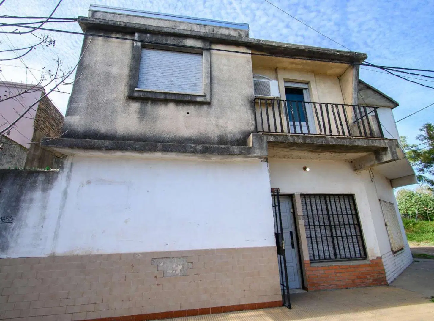 3 departamentos y galpón. SE VENDE 3