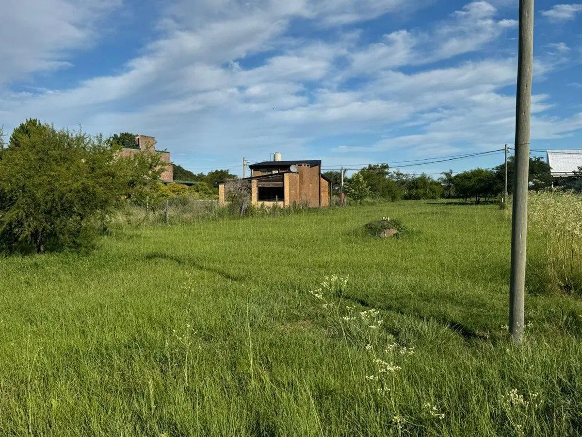 Terreno en barrio Faros del leyes 4
