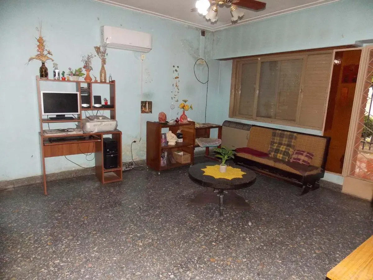 CASA DE TRES DORMITORIO Y COCHERA EN SANTO TOMÉ 3