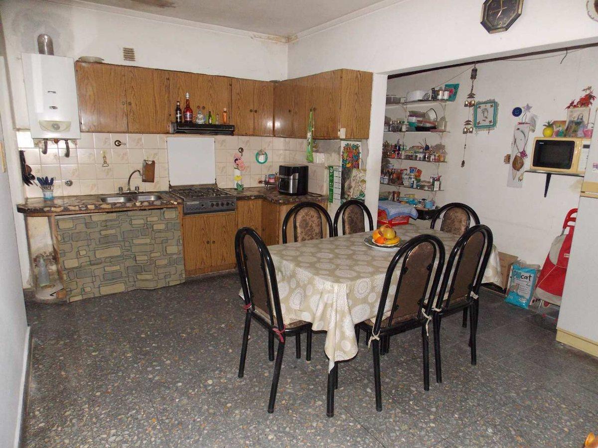 Foto de CASA DE TRES DORMITORIO Y COCHERA EN SANTO TOMÉ, imagen 5