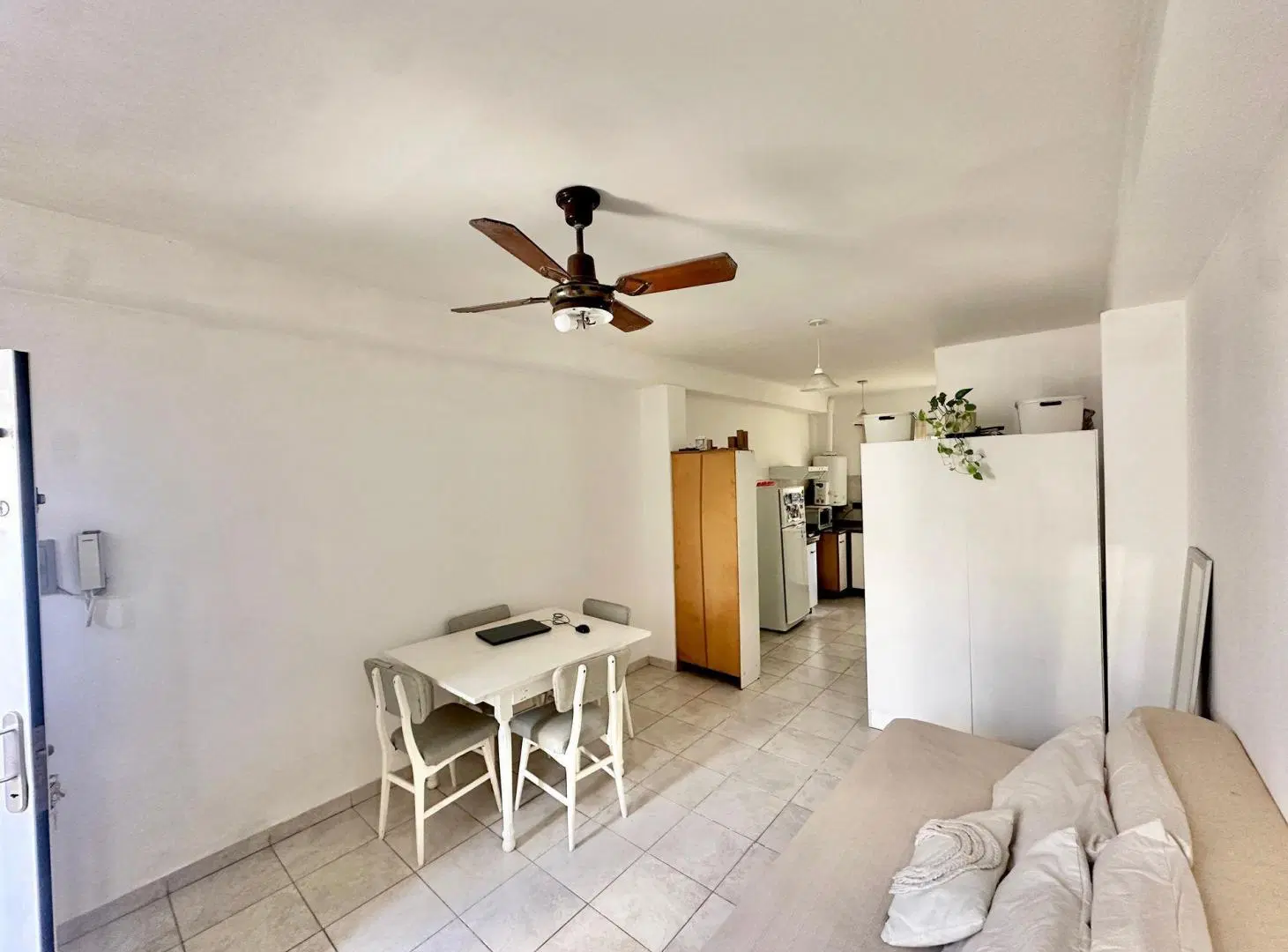 SE VENDE MONOAMBIENTE AL FRENTE SOBRE GRL PAZ 5400 5