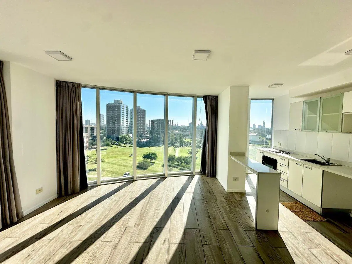 SE VENDE AMARRAS CENTER TORRE I PISO 6 1DOR/COCHER 5