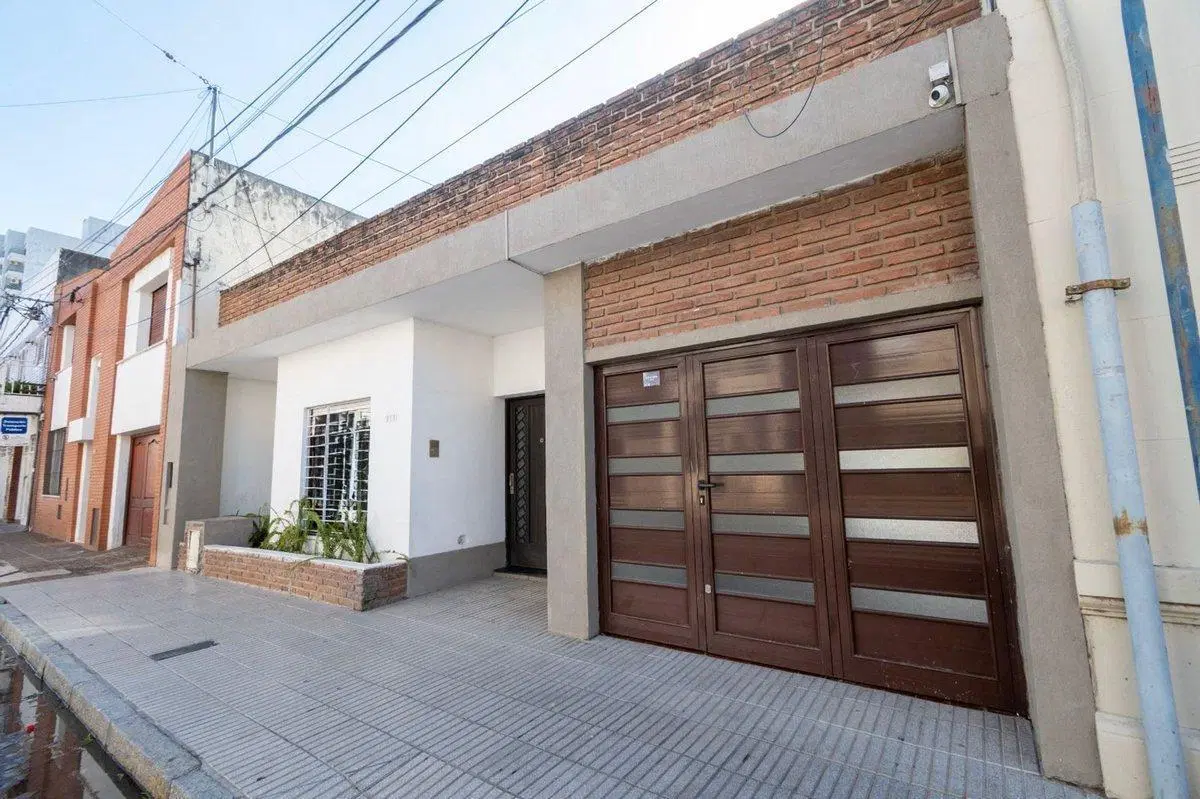 Casa en venta – Microcentro. Apta crédito. 4