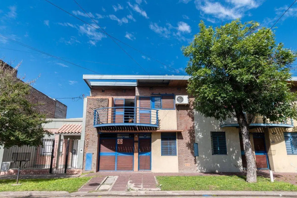 Se vende Casa Duplex en Fomento 9 de Julio 4