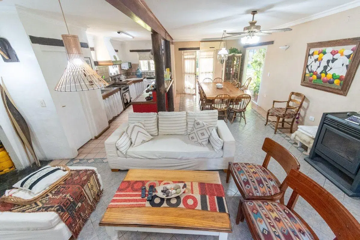 Casa en Villa Calefornia de 3 dormitorios, pileta 3