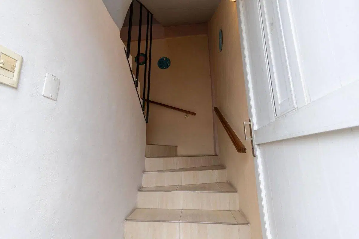 DEPARTAMENTO EN VENTA 1 DOR AL FRENTE CON BALCON 2