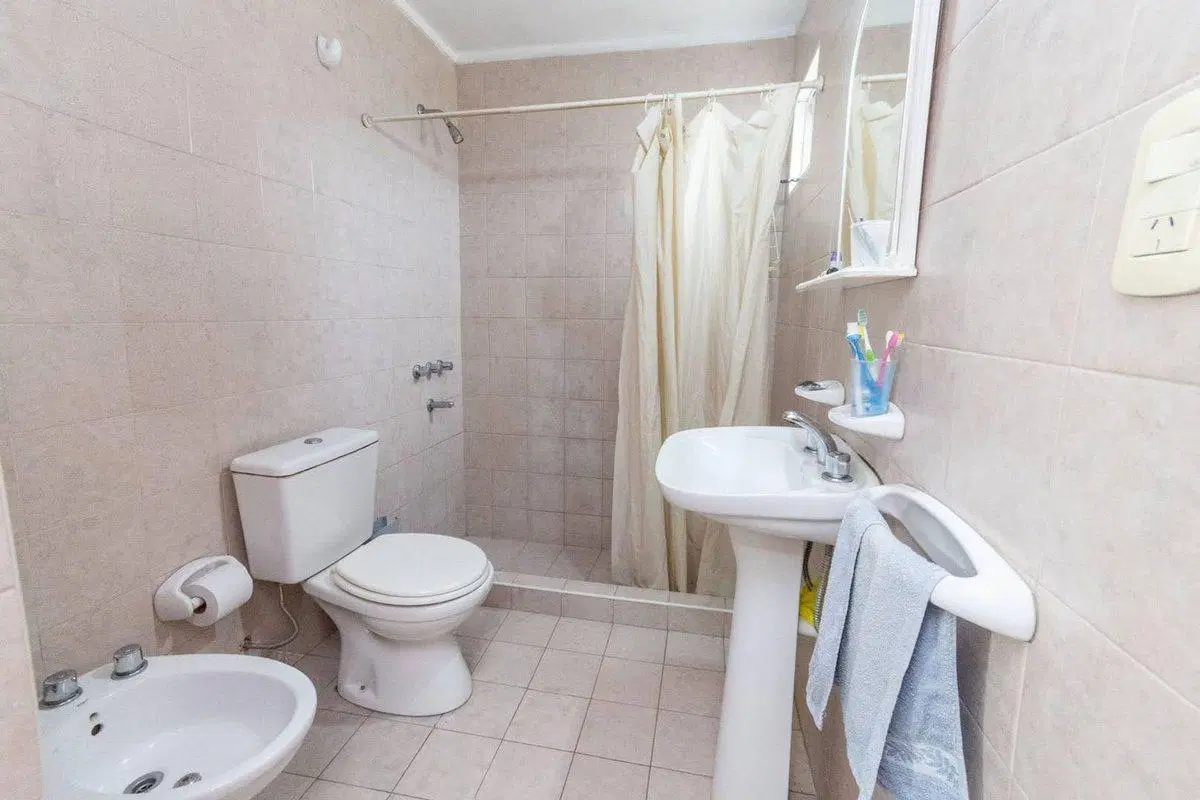 DEPARTAMENTO EN VENTA 1 DOR AL FRENTE CON BALCON 5