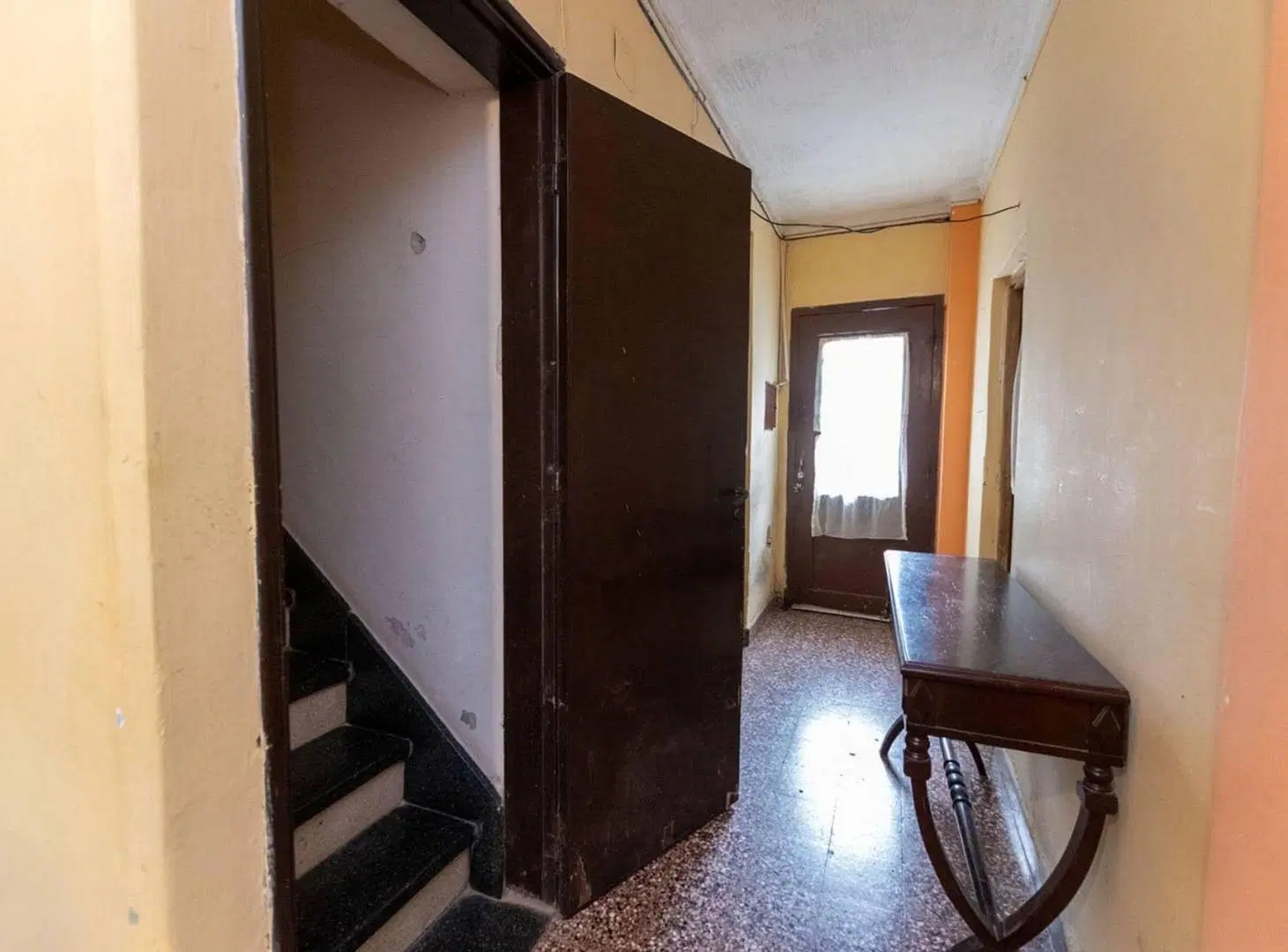 Casa a la venta a mt de Av. López y Planes 5