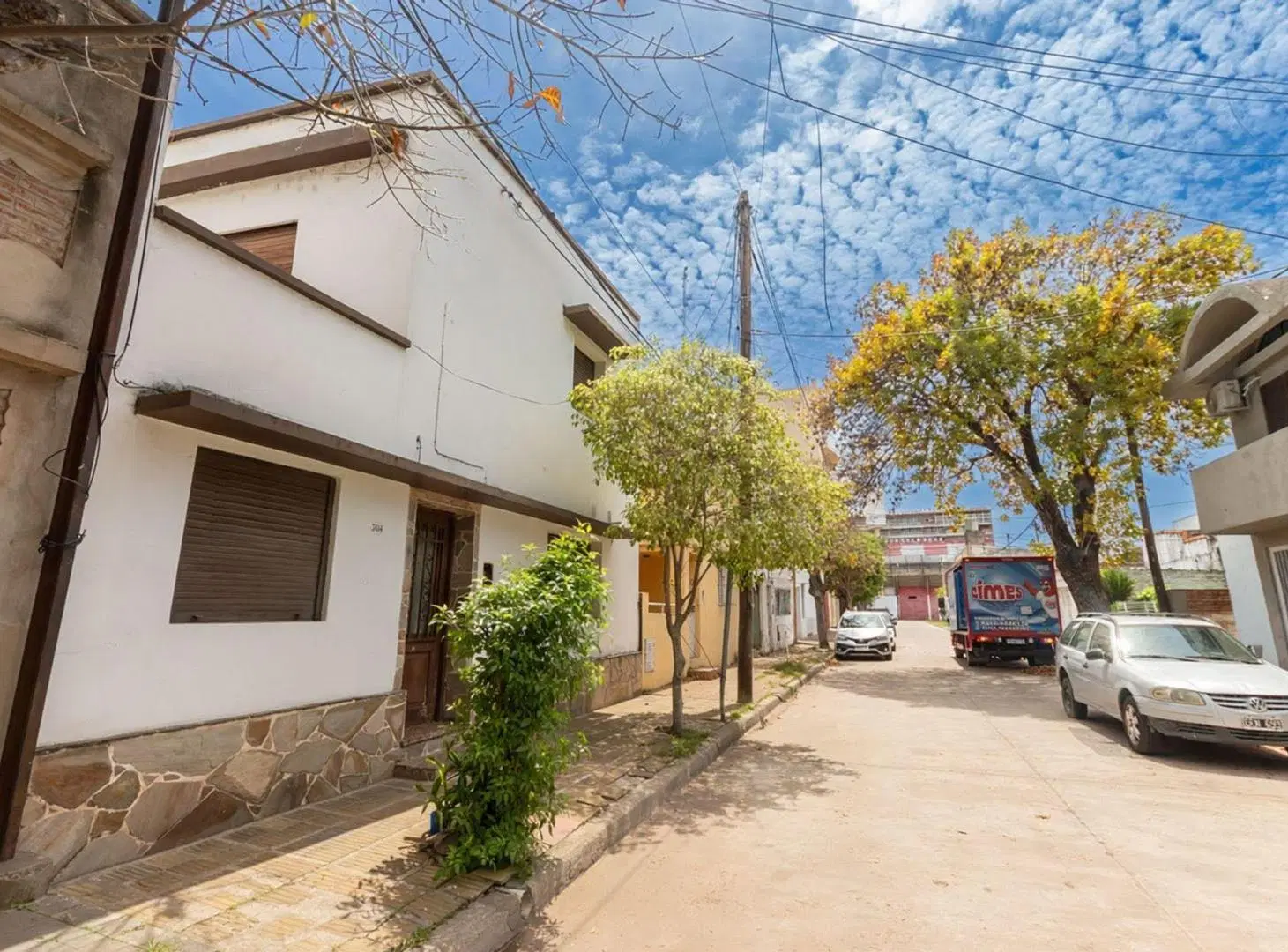 Casa a la venta a mt de Av. López y Planes 2