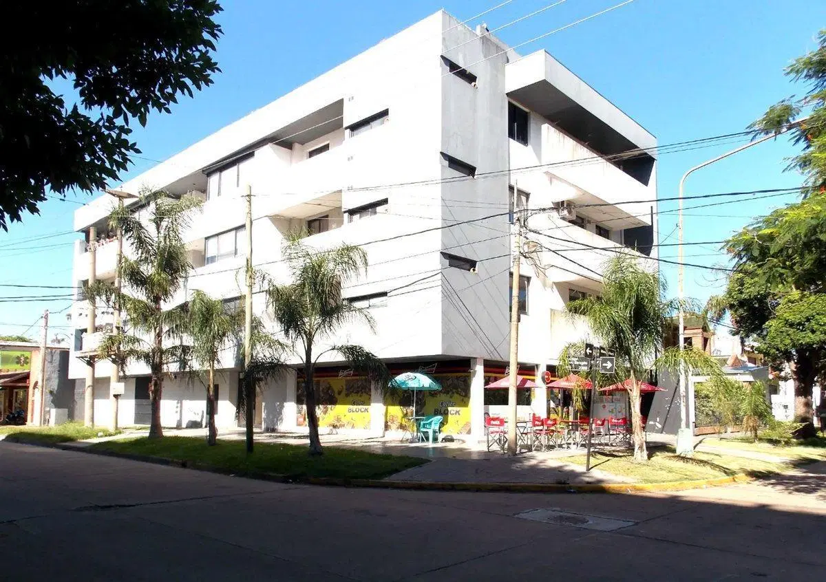 LOCAL COMERCIAL FRENTE A LA UNIVERSIDAD CATÓLICA 5