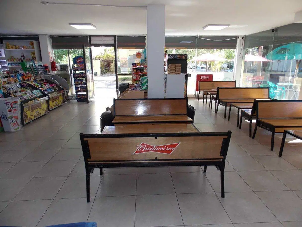 LOCAL COMERCIAL FRENTE A LA UNIVERSIDAD CATÓLICA 8