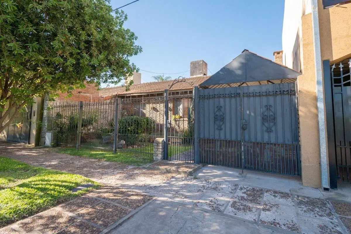 Casa en venta - 3 dormitorios - Ledesco del valle. 2