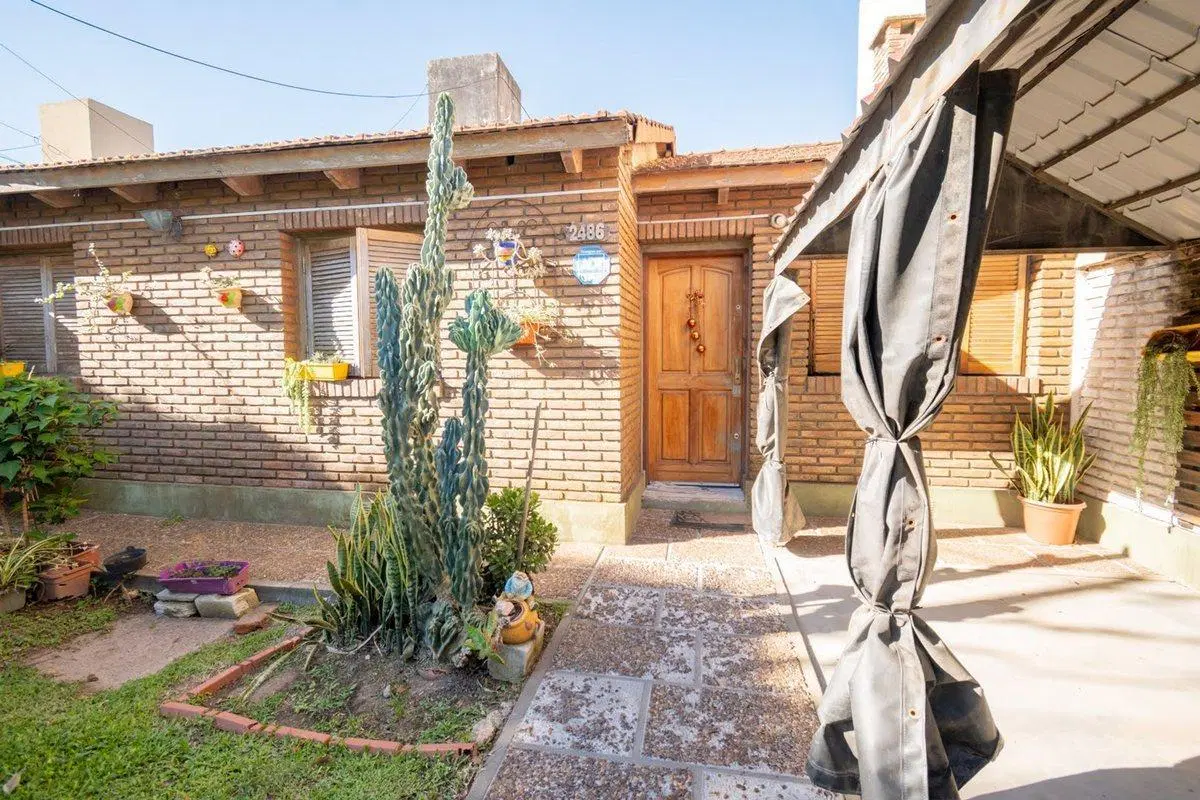Casa en venta - 3 dormitorios - Ledesco del valle. 3