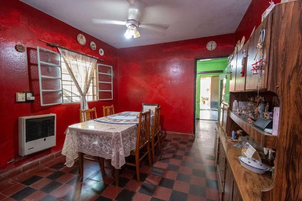 Se vende casa a 100m de Aristóbulo del Valle 4