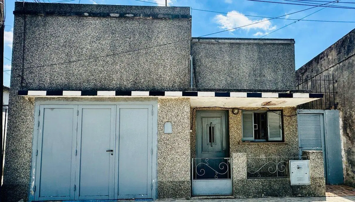 CASA EN VENTA con garage + dpto 5