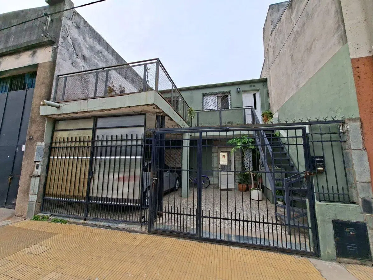 Casa con depto en PA, 2 Dorm c/u, cochera, patio 5