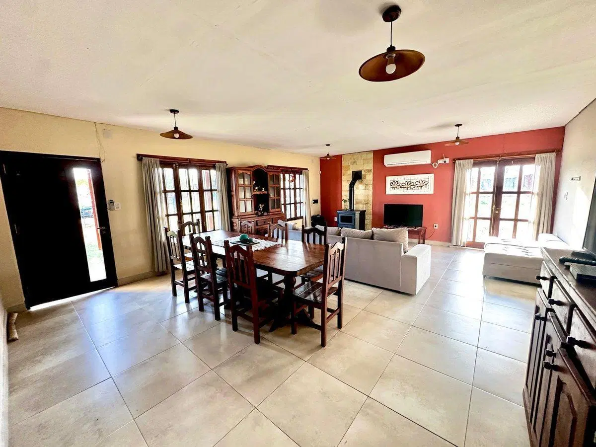 SE VENDE IMPECABLE CASA EN JARDINES DE LA COSTA II 5