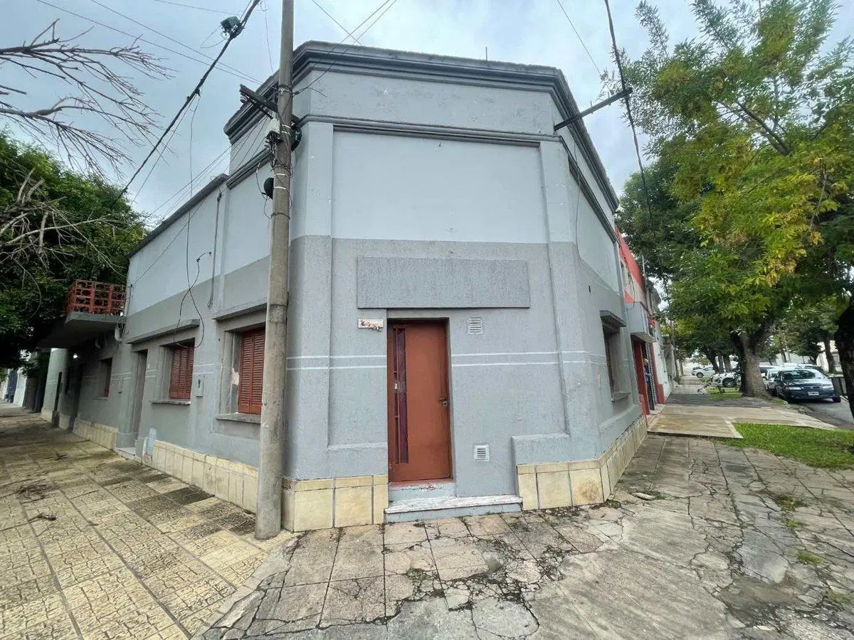 CINCO PROPIEDADES EN UNA EN CANDIOTI SUR 8