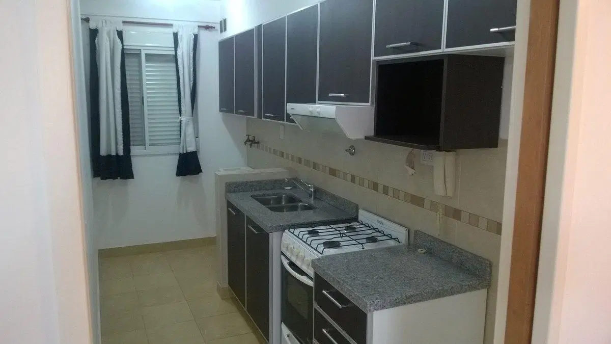 Se alquila departamento de 2 dormitorios y cochera 3
