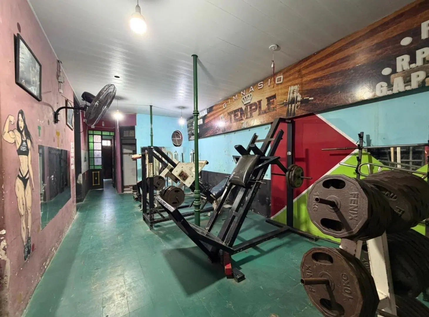 Se vende Casa/Lote a Modernizar Barrio Candioti. 4