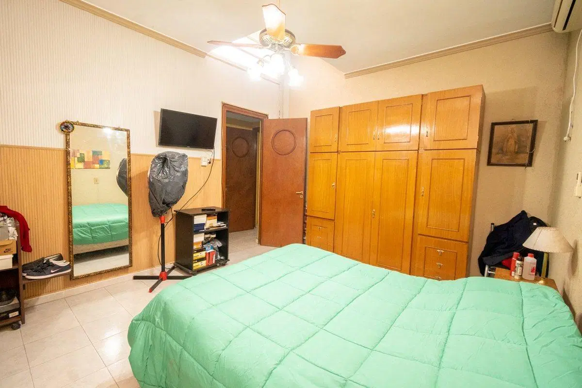 Casa amplia en venta con departamento interno 5