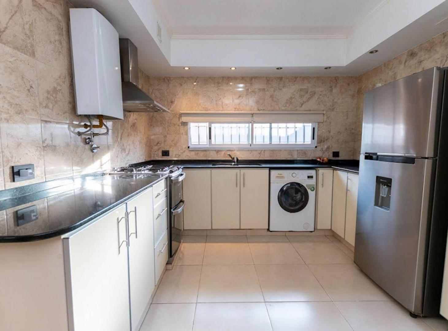 Foto de SE VENDE CASA MODERNA, FUNCIONAL Y AMPLIO TERRENO., imagen 3