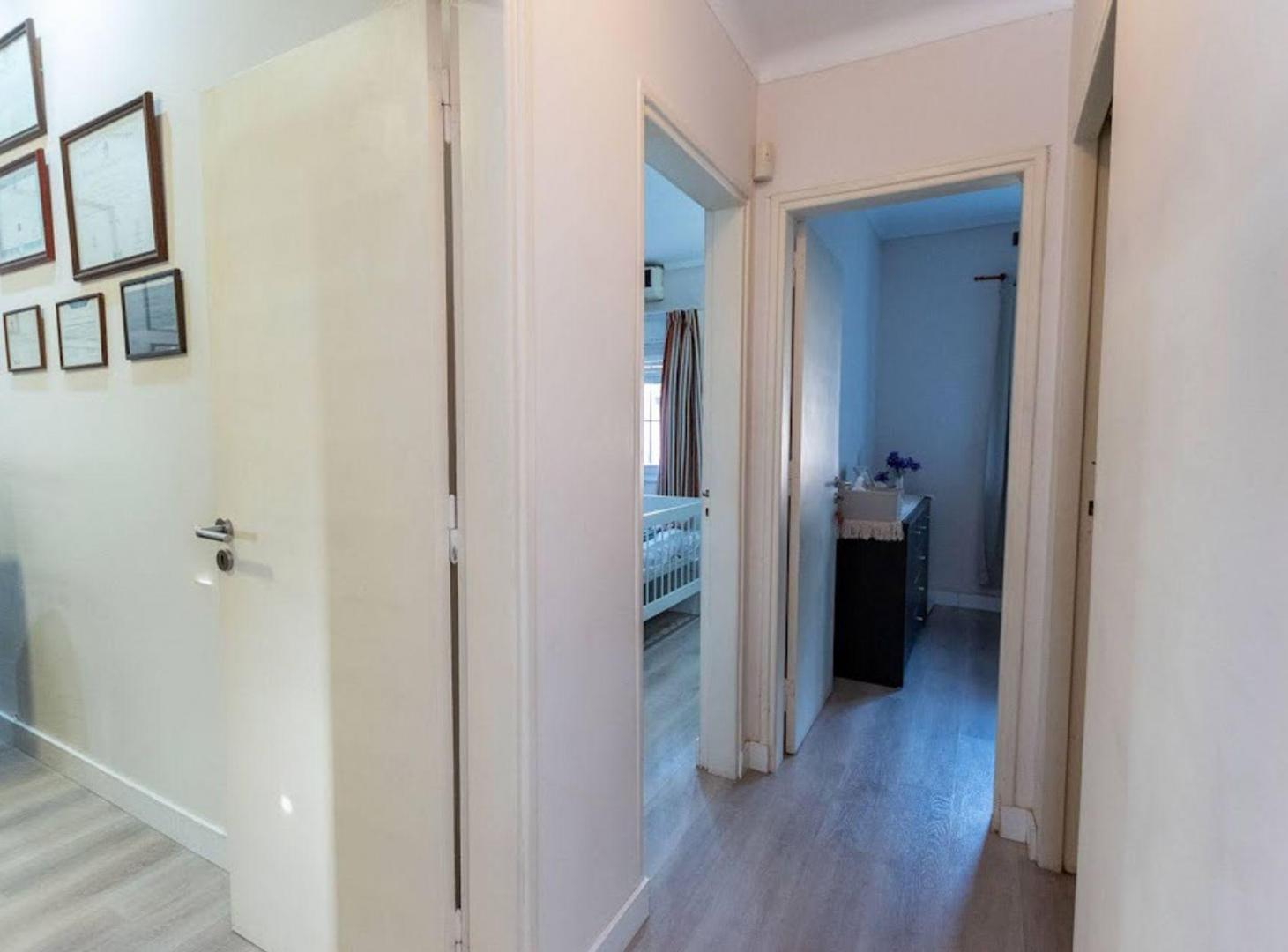 Foto de SE VENDE CASA MODERNA, FUNCIONAL Y AMPLIO TERRENO., imagen 5