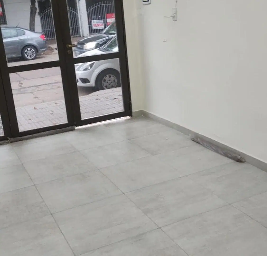 Local comercial a mts. de Av. 7 de Marzo 2