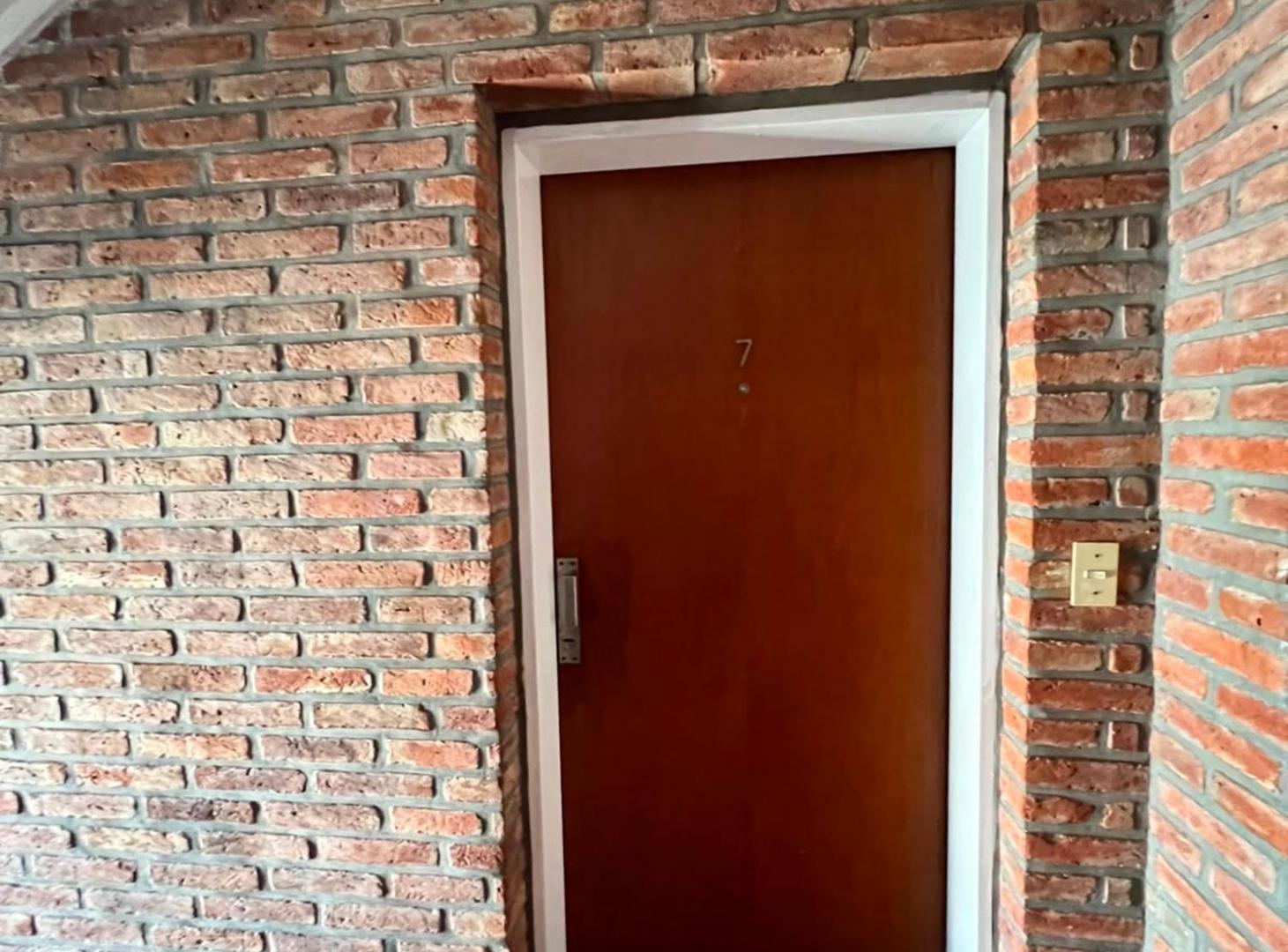Foto de DEPARTAMENTO SEMI PISO 3 DORMITORIOS ASCENSOR, imagen 2