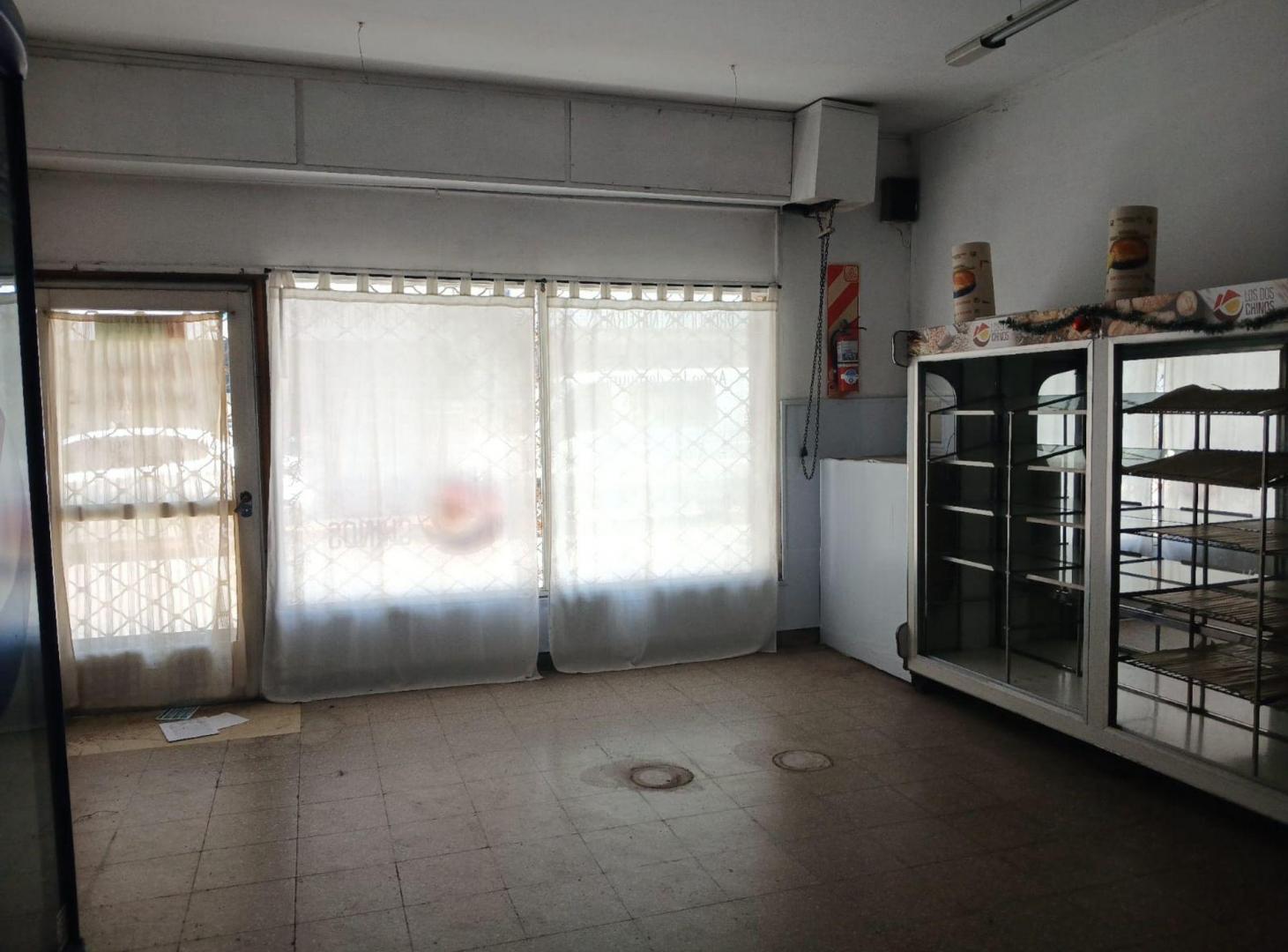 Foto de Remax alquila local comercial 1ro de Mayo 2272, imagen 3