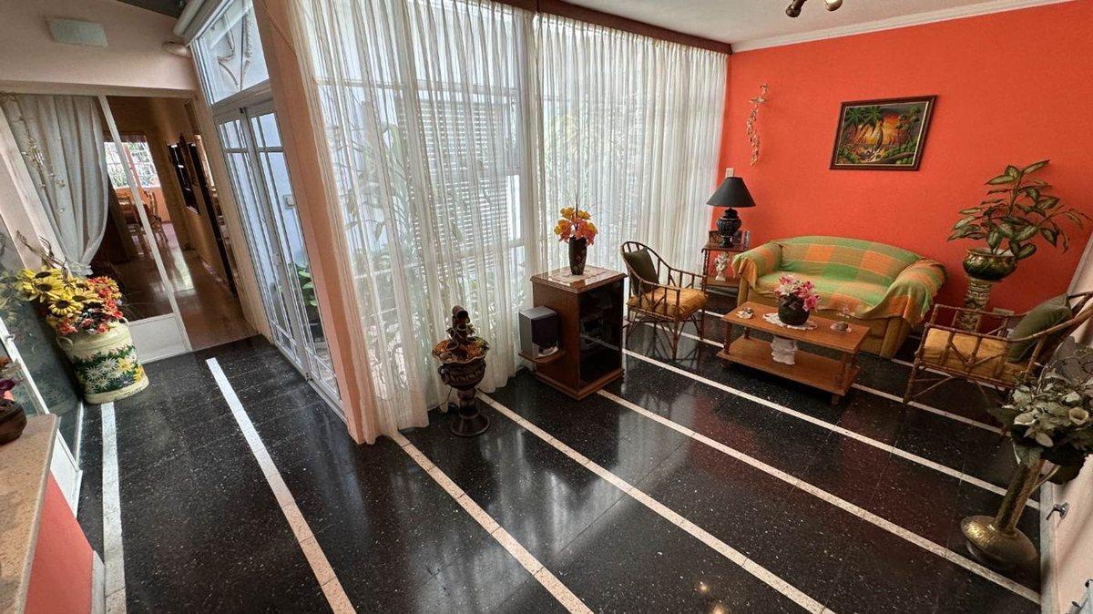 Foto de Casa 2/3 Dorm-Pileta-Cochera barrio Sur, imagen 4