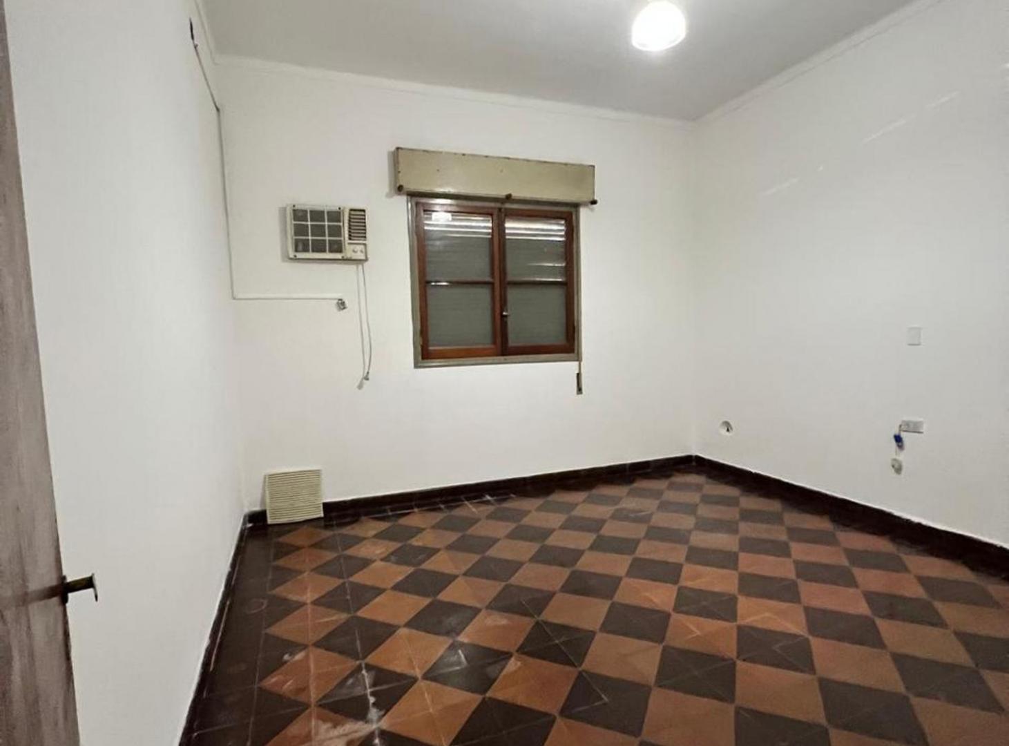 Foto de CASA 2 DORMITORIOS PATIO Y PILETA APTA CREDITO, imagen 5